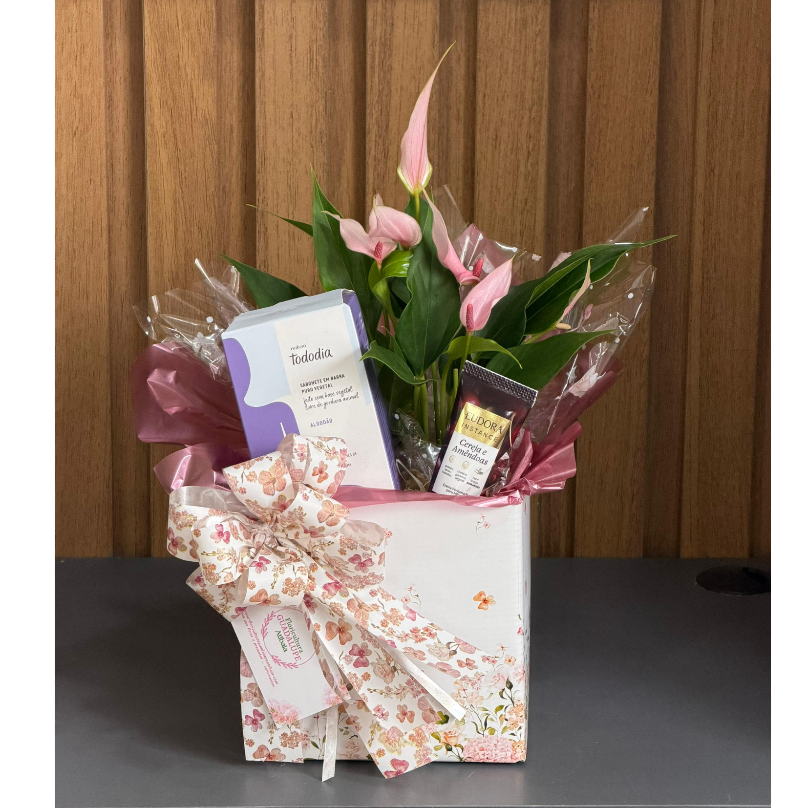 Mini Box L�rio - Cosm�ticos