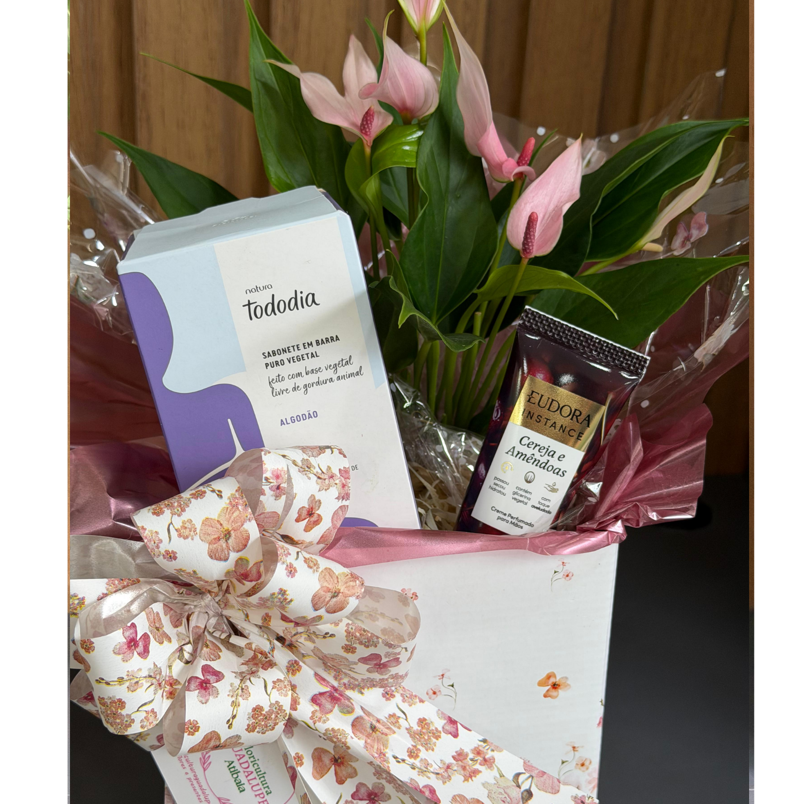 Mini Box L�rio - Cosm�ticos